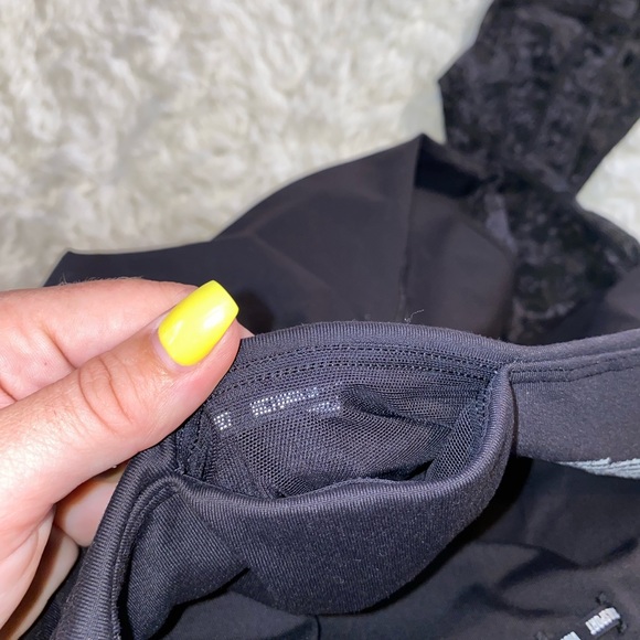 Victoria’s Secret Black Knockout High rise Leggings - Picture 7 of 7